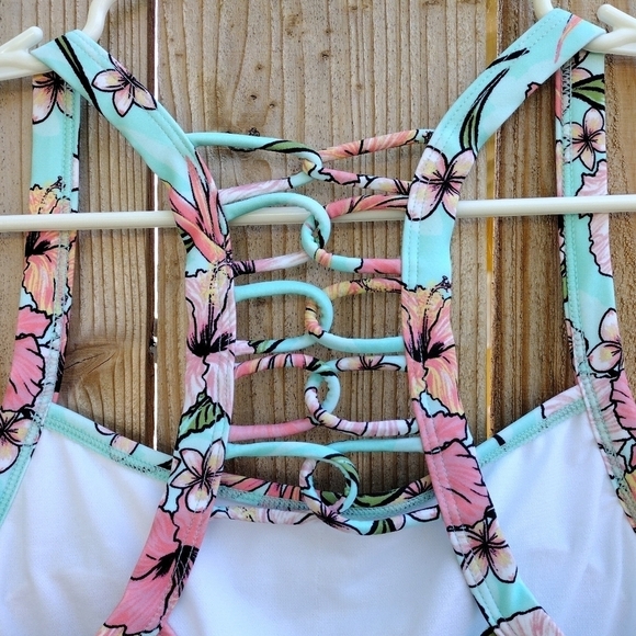 Ocean+Coast - Floral Tankini Swim Top - Picture 7 of 16